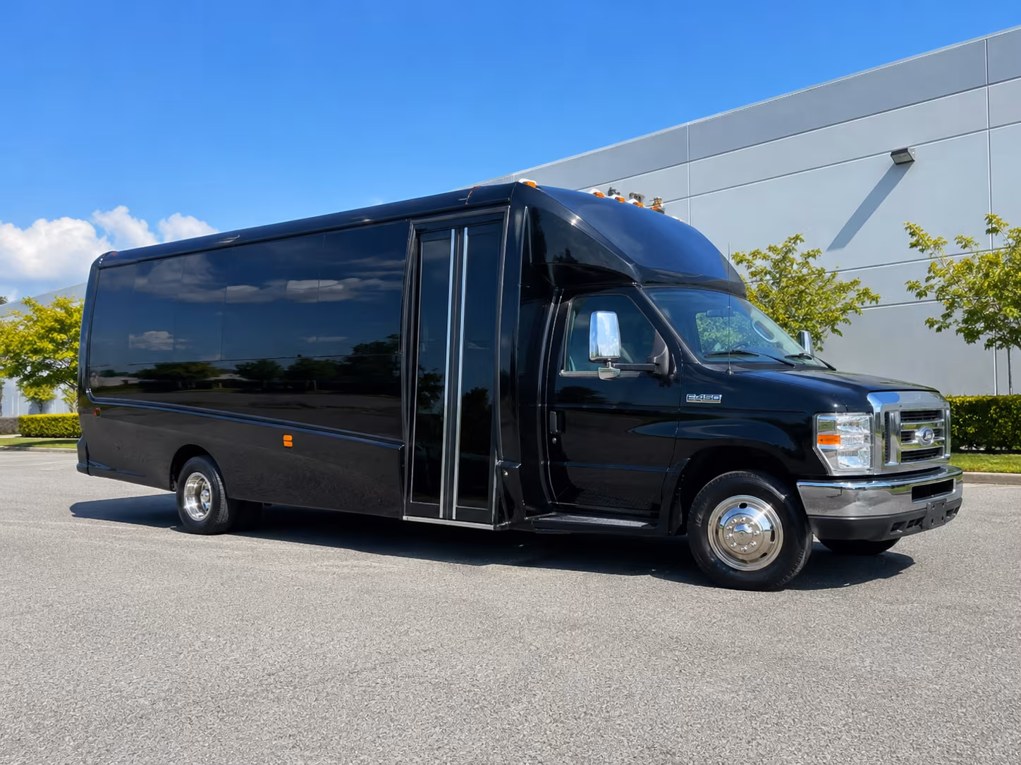 15 Passenger Party Bus Exterior