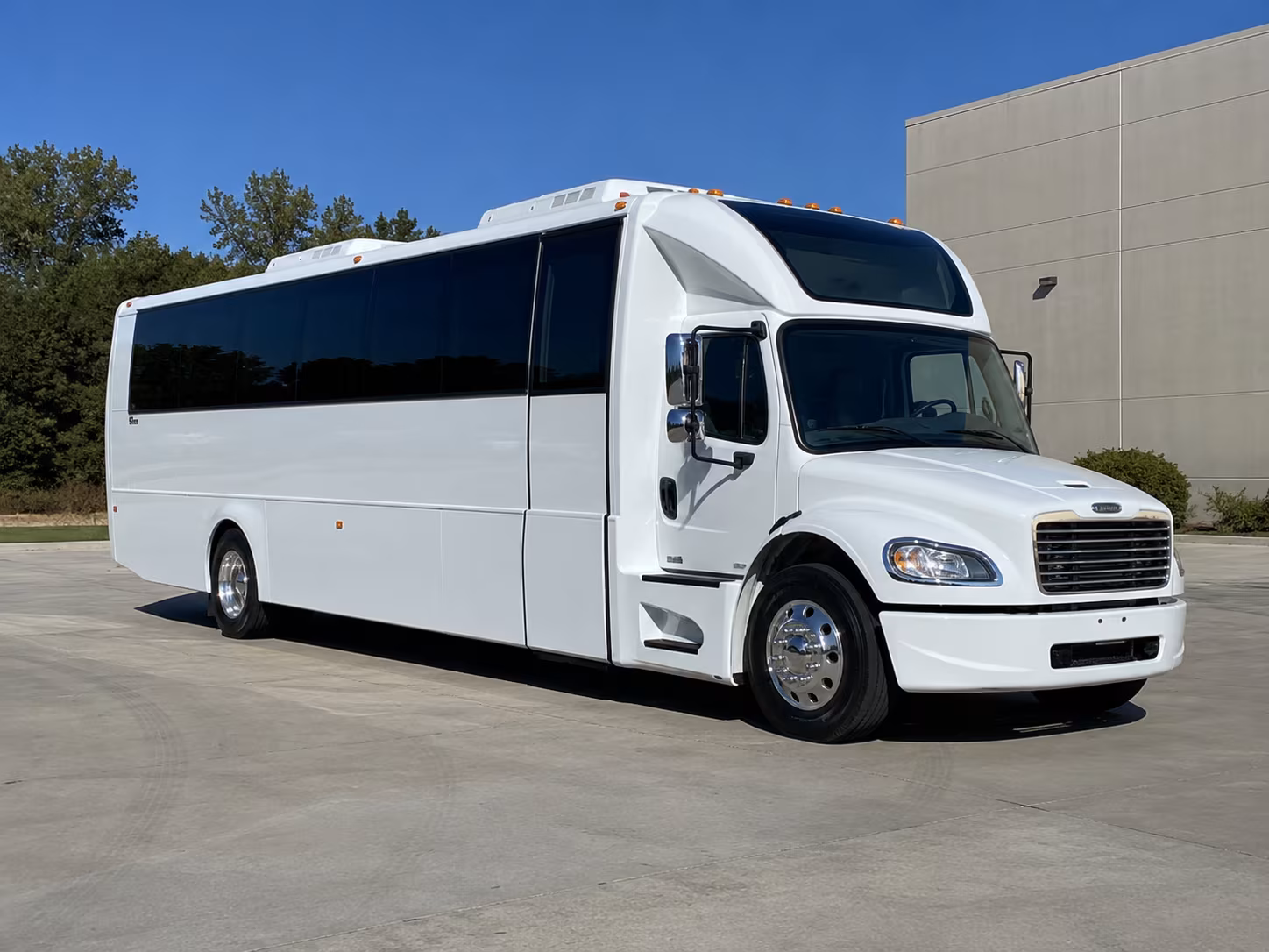 28 Passenger Party Bus Exterior