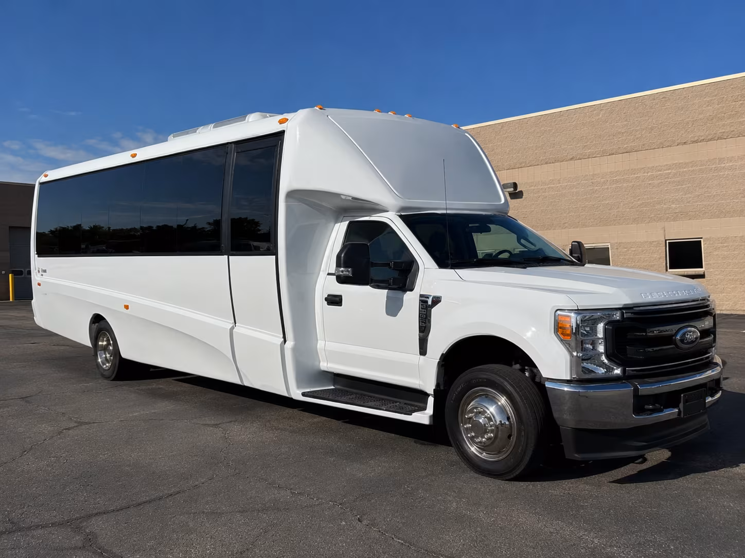 Elizabeth Airport Shuttle & Transportation party bus exterior