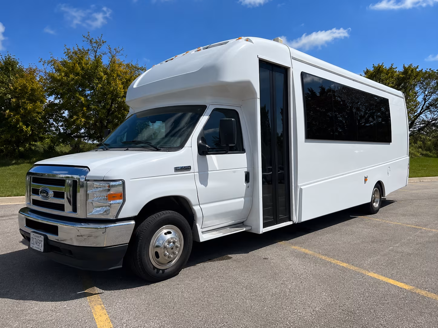 Elizabeth Winery Tour & Pub Crawl Transportation party bus exterior