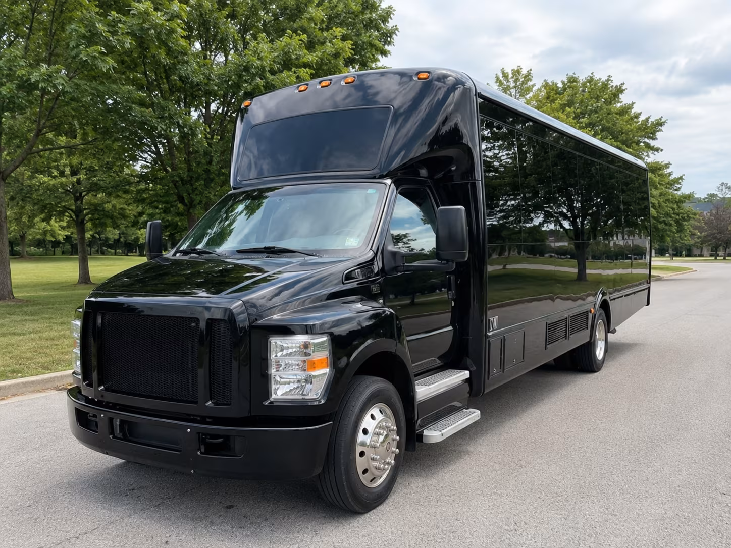 Woodbridge Township Birthday, Sweet 16, & Quinceañera Party Bus Rentals